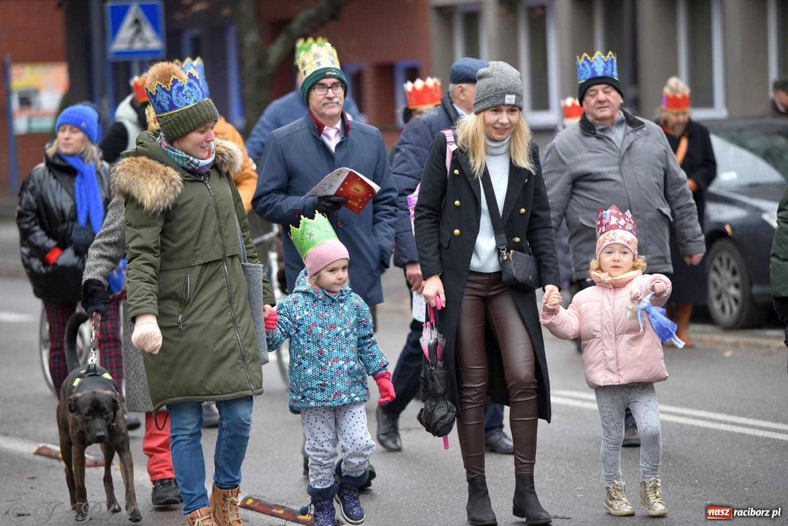 Zdjęcie w galerii na portalu naszraciborz.pl: Niech prowadzi nas gwiazda. Orszak Trzech Króli w Raciborzu i jego znaczenie [FOTO] wiadomości z regionu