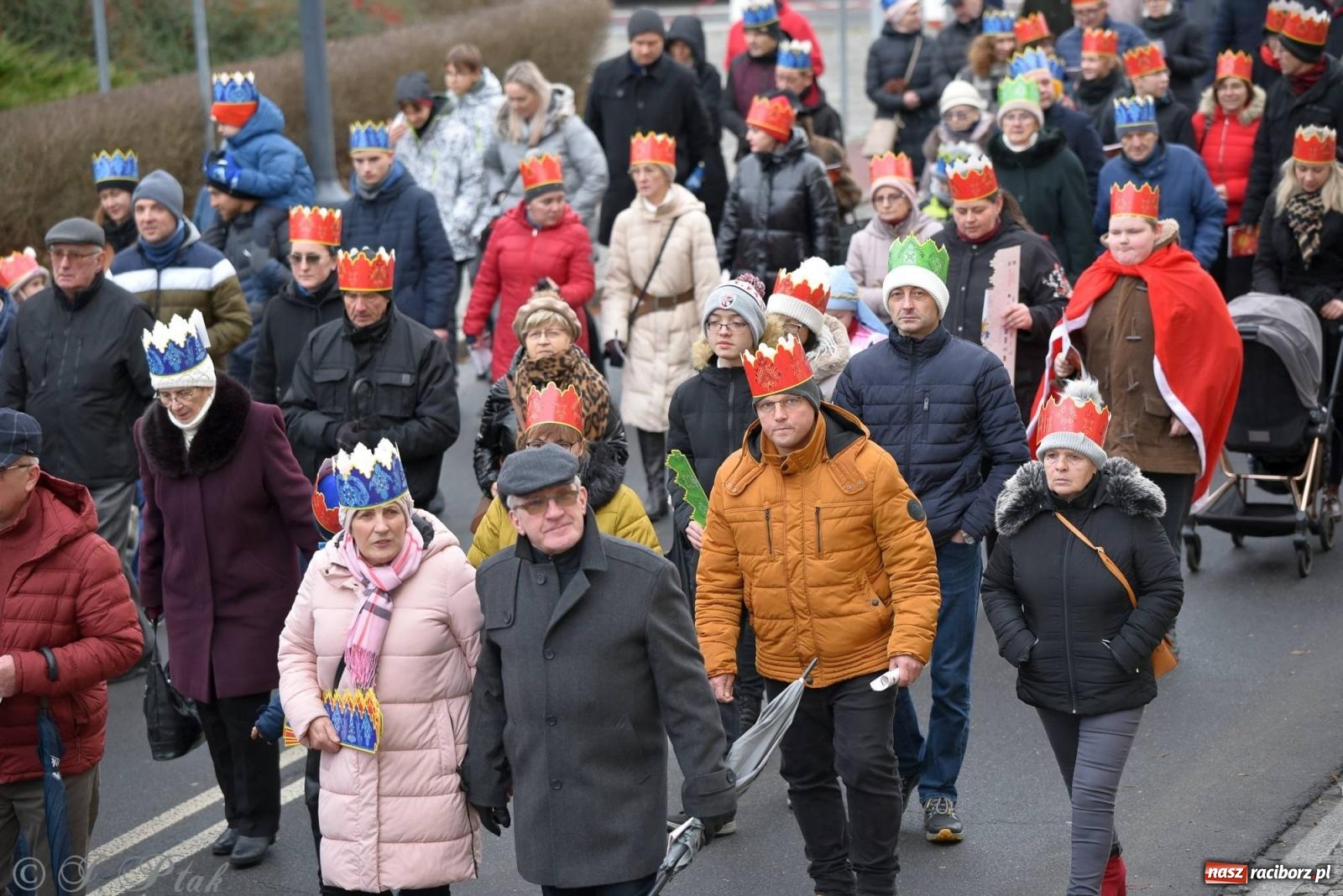 Zdjęcie w galerii na portalu naszraciborz.pl: Niech prowadzi nas gwiazda. Orszak Trzech Króli w Raciborzu i jego znaczenie [FOTO] wiadomości z regionu