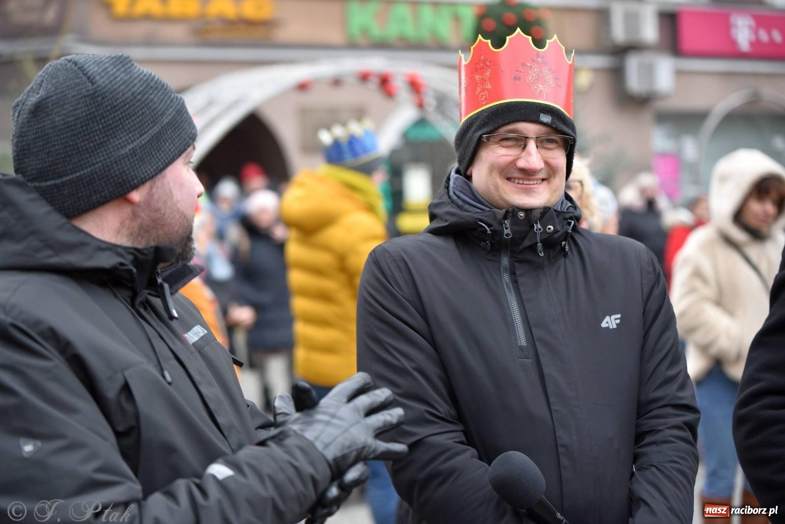 Zdjęcie w galerii na portalu naszraciborz.pl: Niech prowadzi nas gwiazda. Orszak Trzech Króli w Raciborzu i jego znaczenie [FOTO] wiadomości z regionu