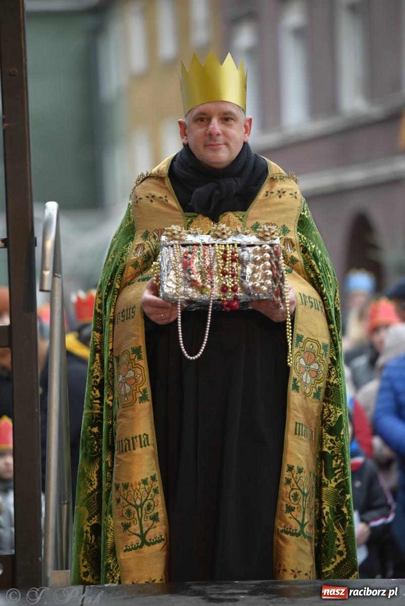 Zdjęcie w galerii na portalu naszraciborz.pl: Niech prowadzi nas gwiazda. Orszak Trzech Króli w Raciborzu i jego znaczenie [FOTO] wiadomości z regionu