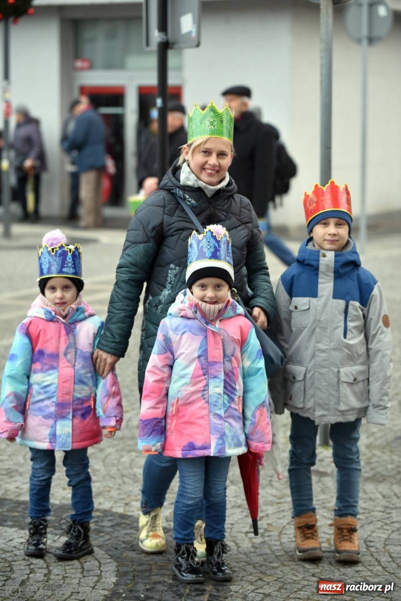 Zdjęcie w galerii na portalu naszraciborz.pl: Niech prowadzi nas gwiazda. Orszak Trzech Króli w Raciborzu i jego znaczenie [FOTO] wiadomości z regionu