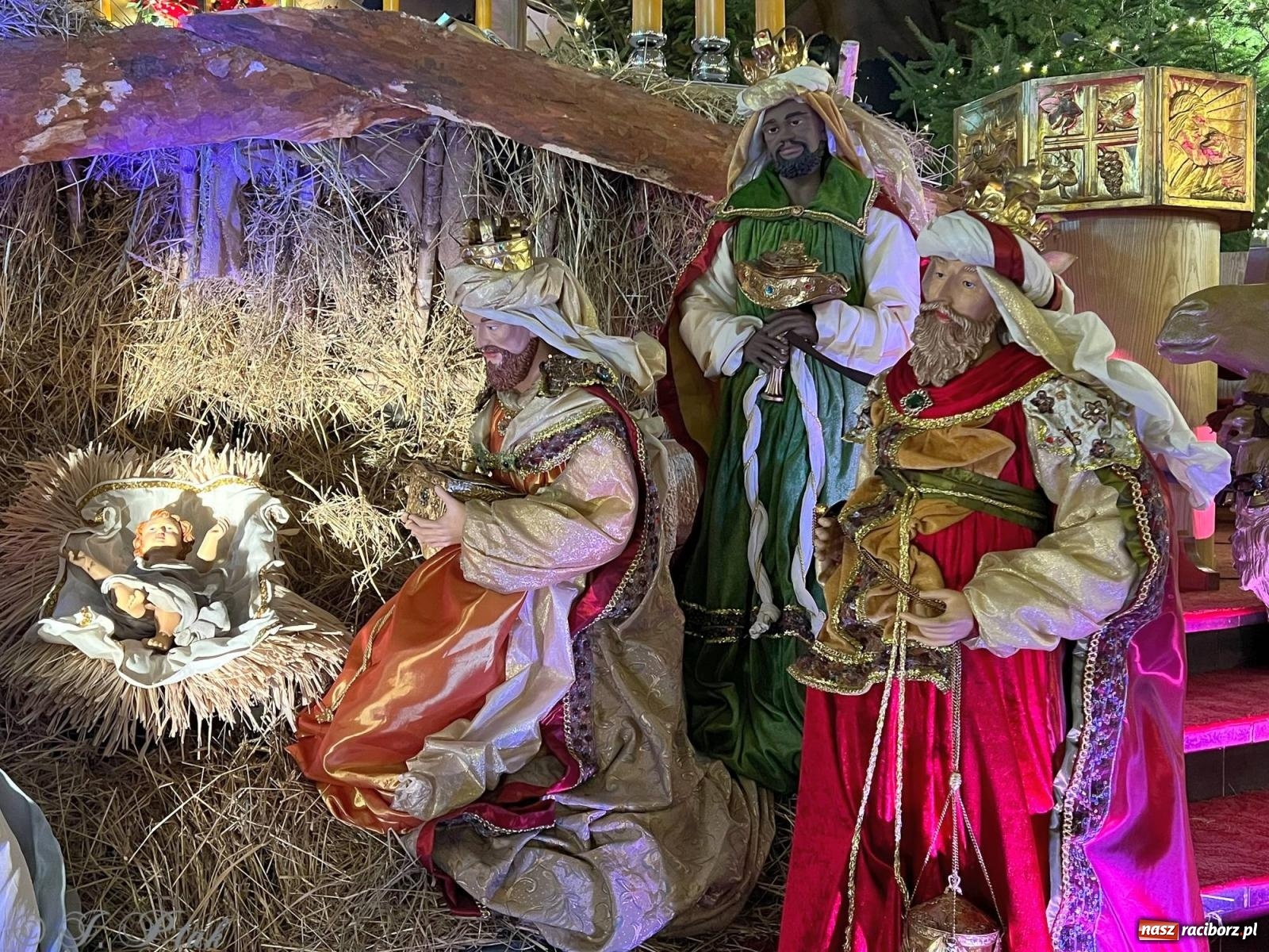 Zdjęcie w galerii na portalu naszraciborz.pl: Niech prowadzi nas gwiazda. Orszak Trzech Króli w Raciborzu i jego znaczenie [FOTO] wiadomości z regionu