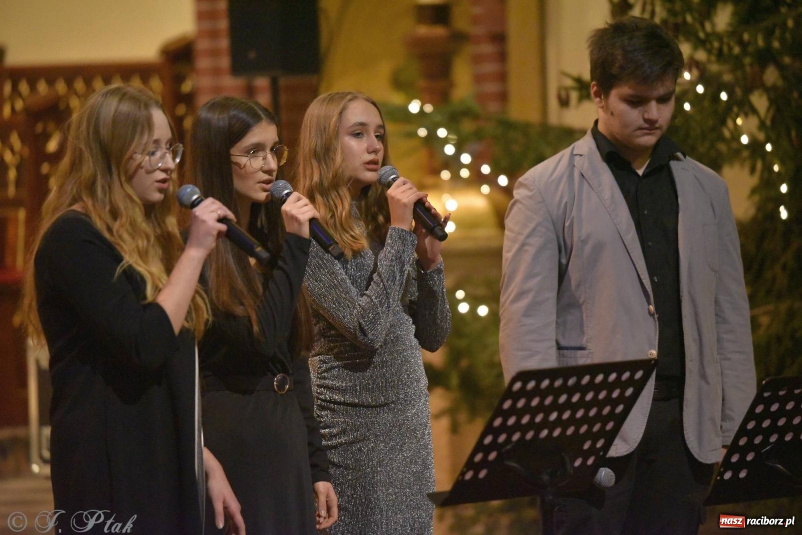 Zdjęcie w galerii na portalu naszraciborz.pl: W tym roku nie będzie koncertu kolęd i pastorałek małżeństwa Biskupów. Znamy powody wiadomości z regionu