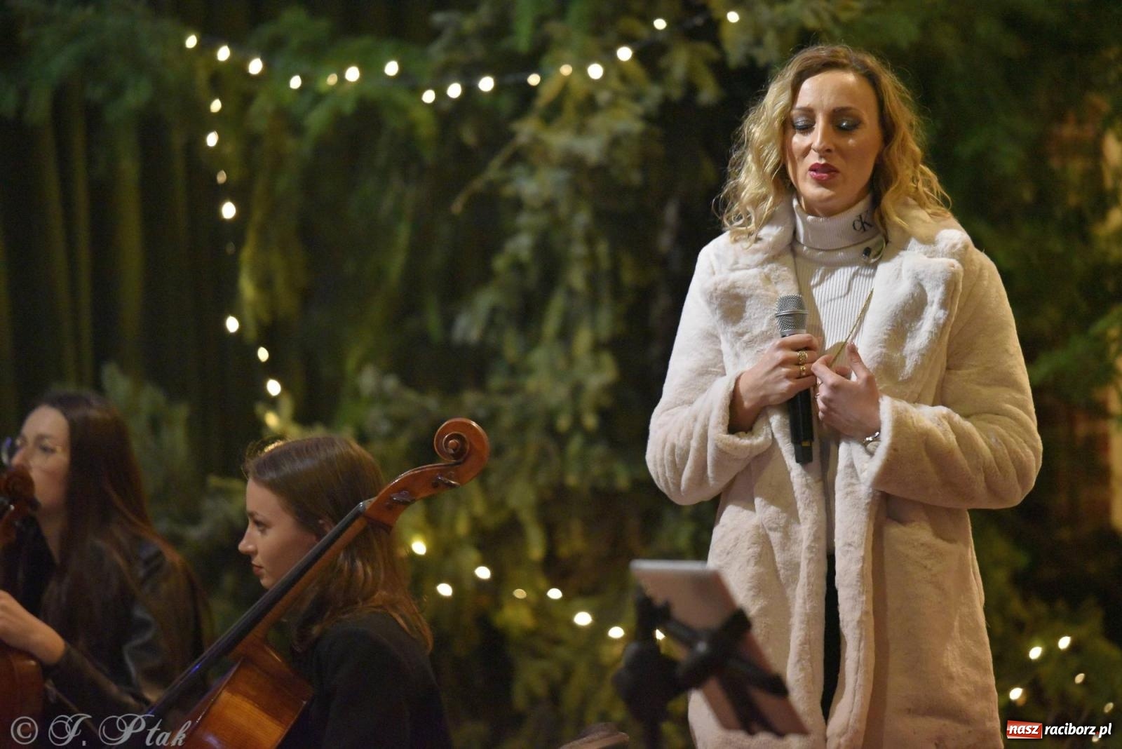 Zdjęcie w galerii na portalu naszraciborz.pl: W tym roku nie będzie koncertu kolęd i pastorałek małżeństwa Biskupów. Znamy powody wiadomości z regionu