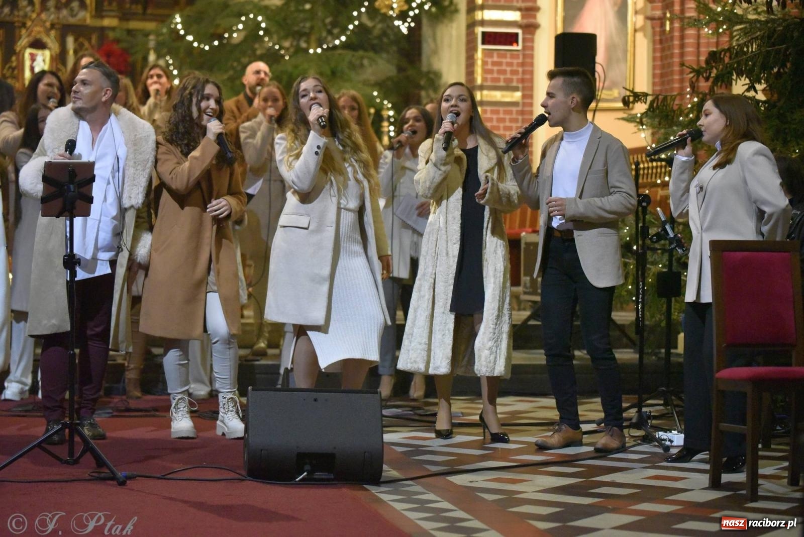 Zdjęcie w galerii na portalu naszraciborz.pl: W tym roku nie będzie koncertu kolęd i pastorałek małżeństwa Biskupów. Znamy powody wiadomości z regionu