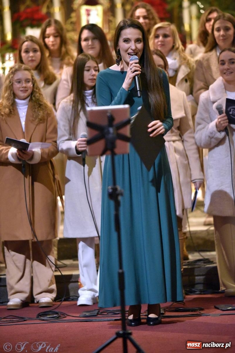 Zdjęcie w galerii na portalu naszraciborz.pl: W tym roku nie będzie koncertu kolęd i pastorałek małżeństwa Biskupów. Znamy powody wiadomości z regionu