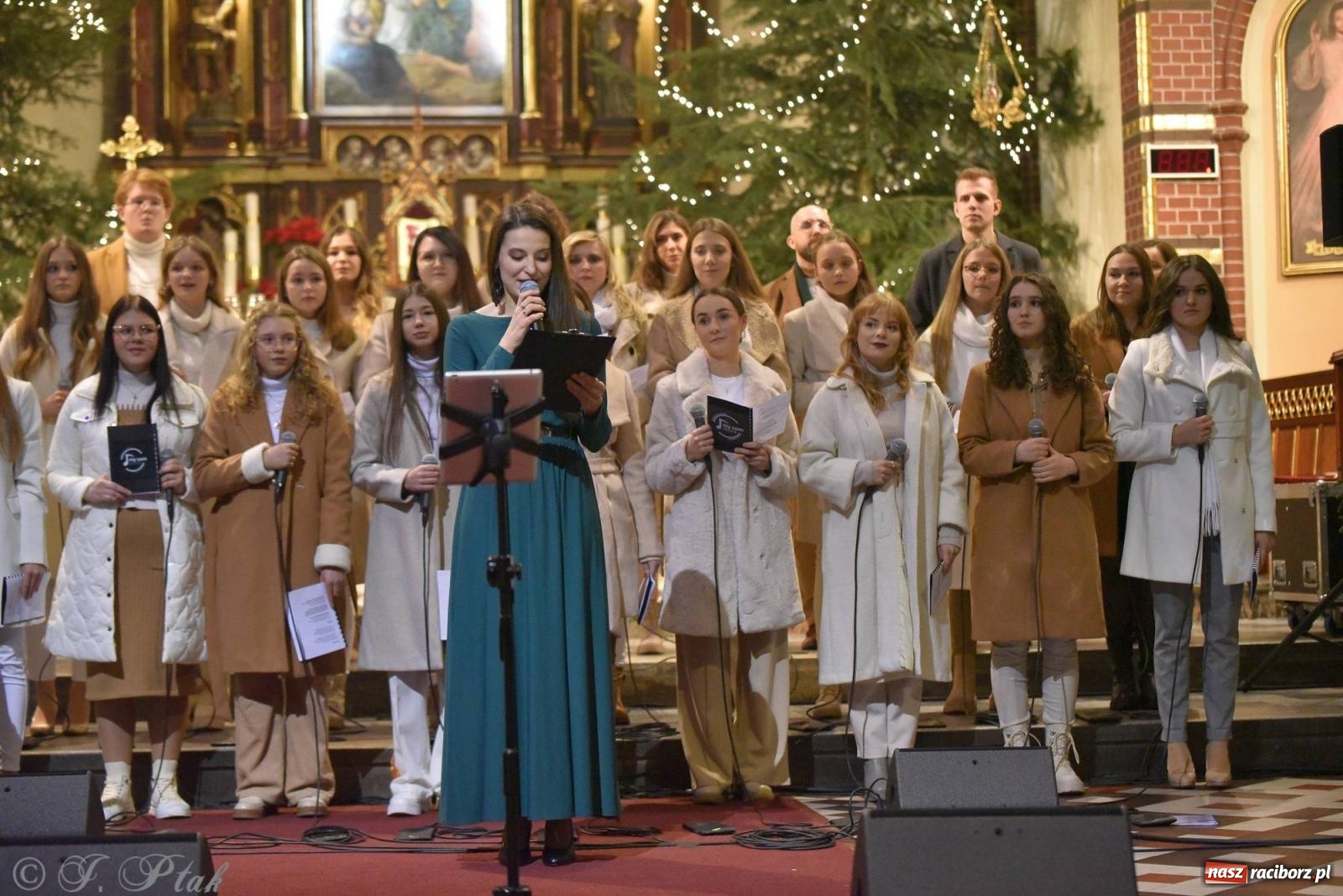 Zdjęcie w galerii na portalu naszraciborz.pl: W tym roku nie będzie koncertu kolęd i pastorałek małżeństwa Biskupów. Znamy powody wiadomości z regionu
