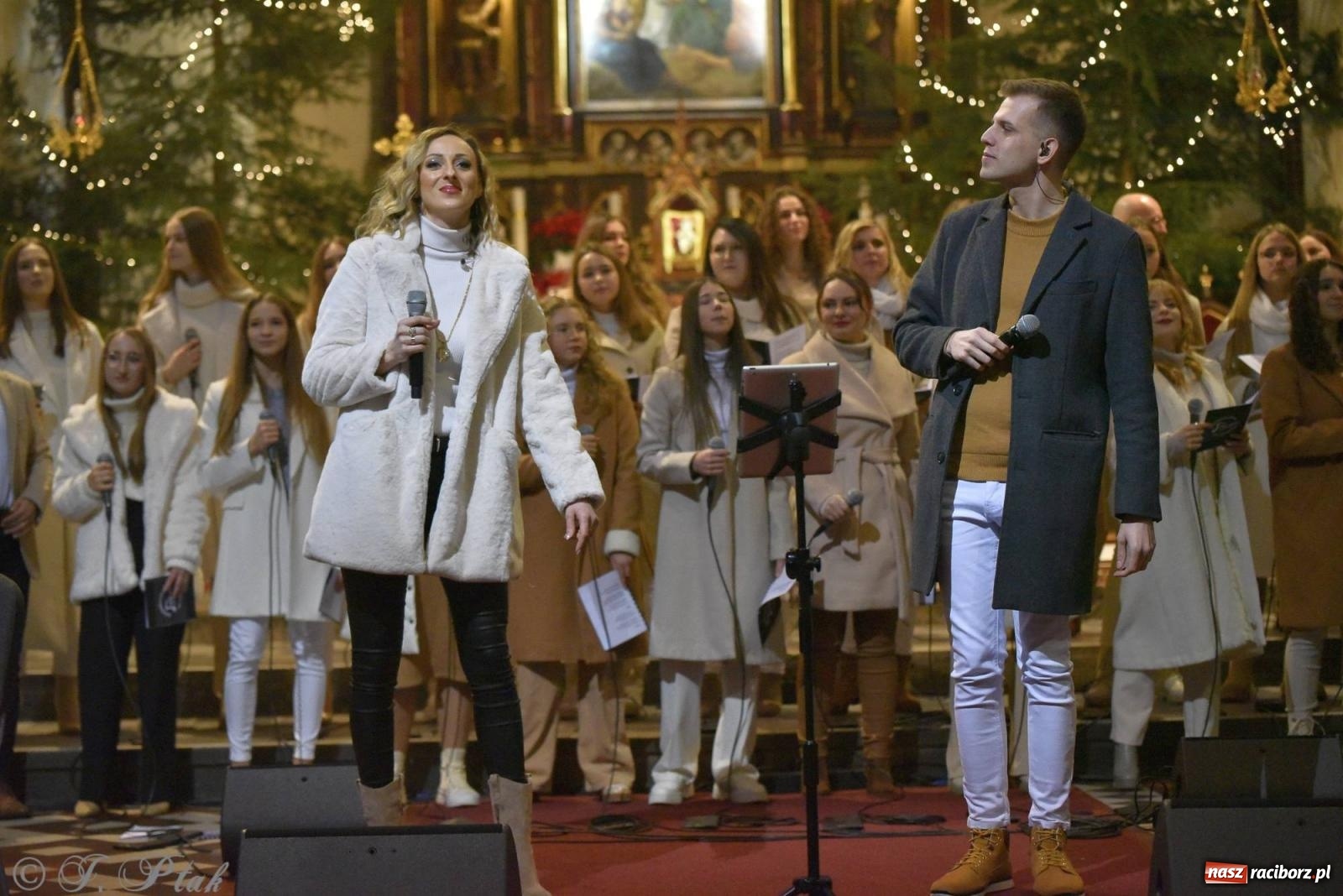Zdjęcie w galerii na portalu naszraciborz.pl: W tym roku nie będzie koncertu kolęd i pastorałek małżeństwa Biskupów. Znamy powody wiadomości z regionu