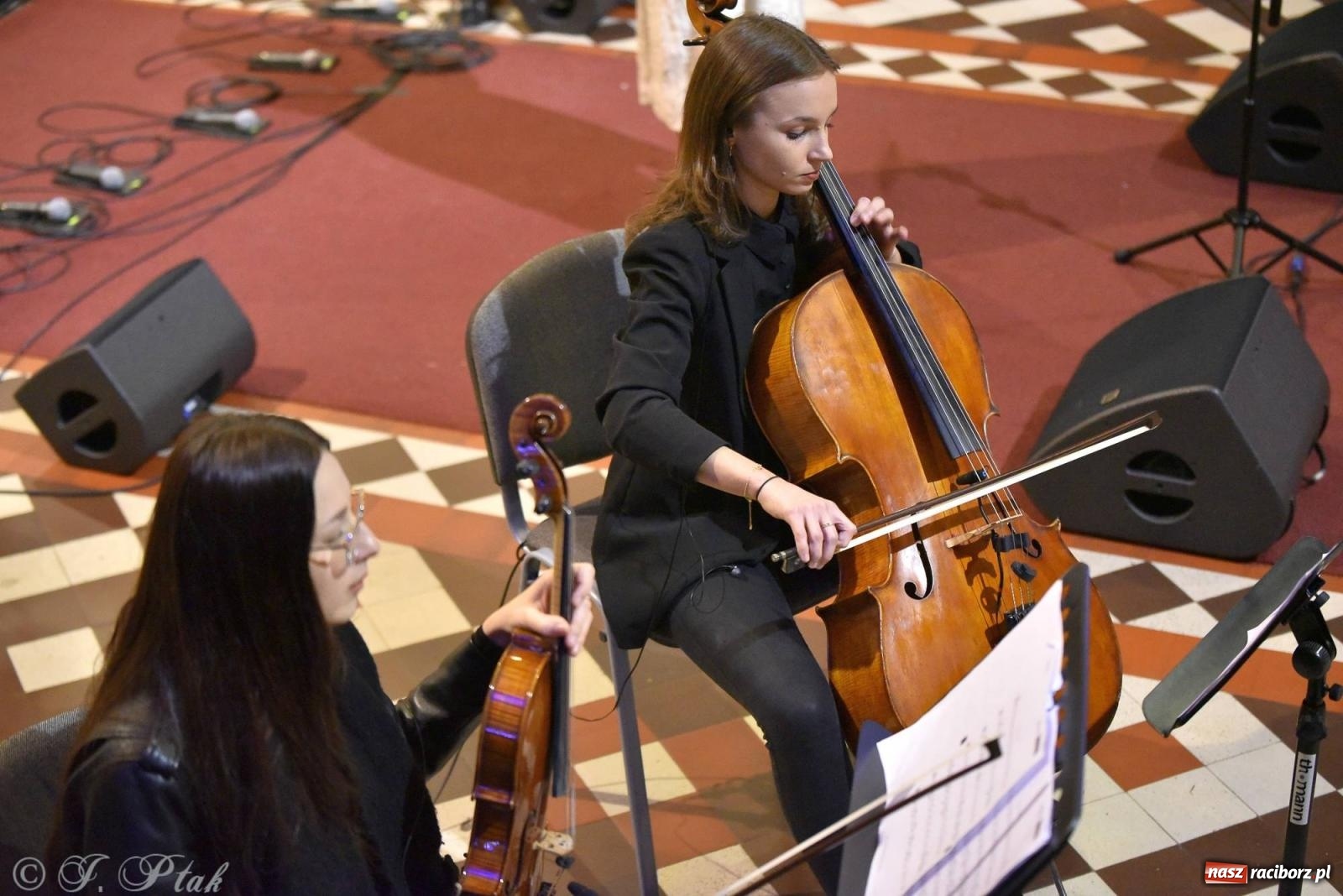 Zdjęcie w galerii na portalu naszraciborz.pl: W tym roku nie będzie koncertu kolęd i pastorałek małżeństwa Biskupów. Znamy powody wiadomości z regionu