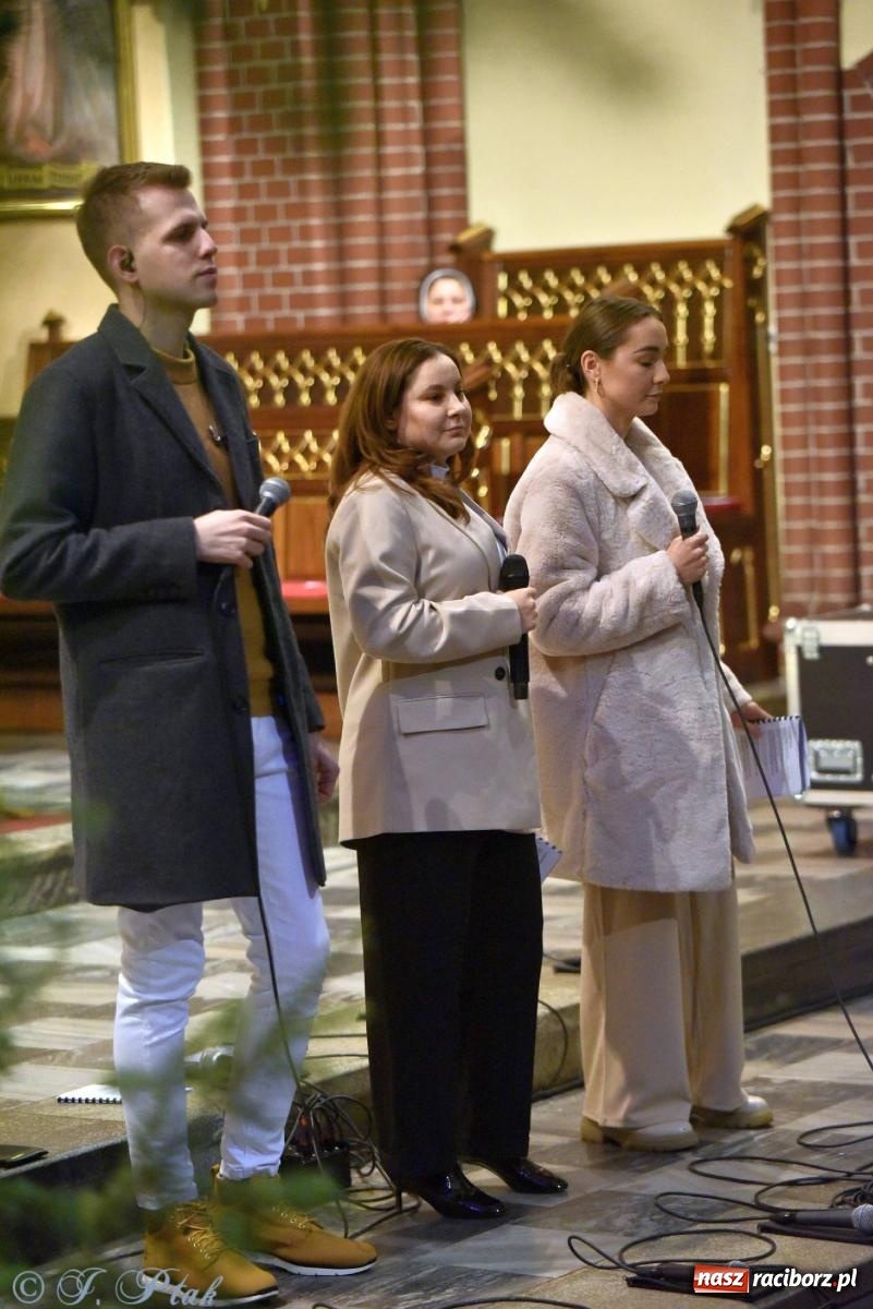 Zdjęcie w galerii na portalu naszraciborz.pl: W tym roku nie będzie koncertu kolęd i pastorałek małżeństwa Biskupów. Znamy powody wiadomości z regionu