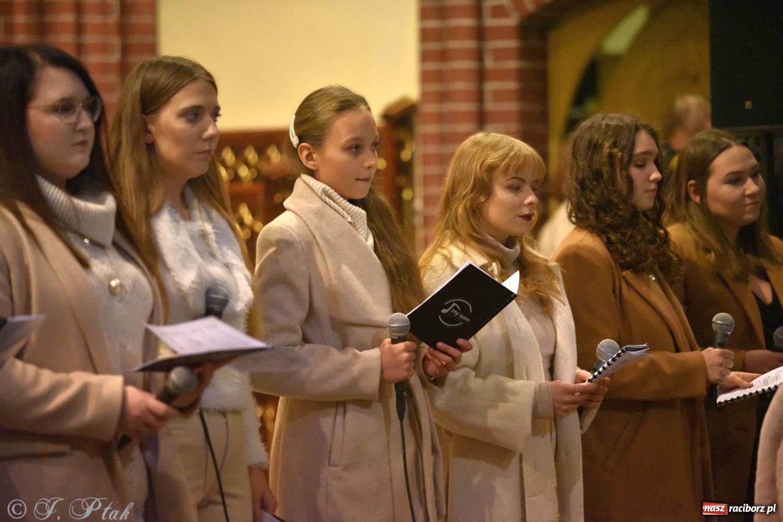 Zdjęcie w galerii na portalu naszraciborz.pl: W tym roku nie będzie koncertu kolęd i pastorałek małżeństwa Biskupów. Znamy powody wiadomości z regionu