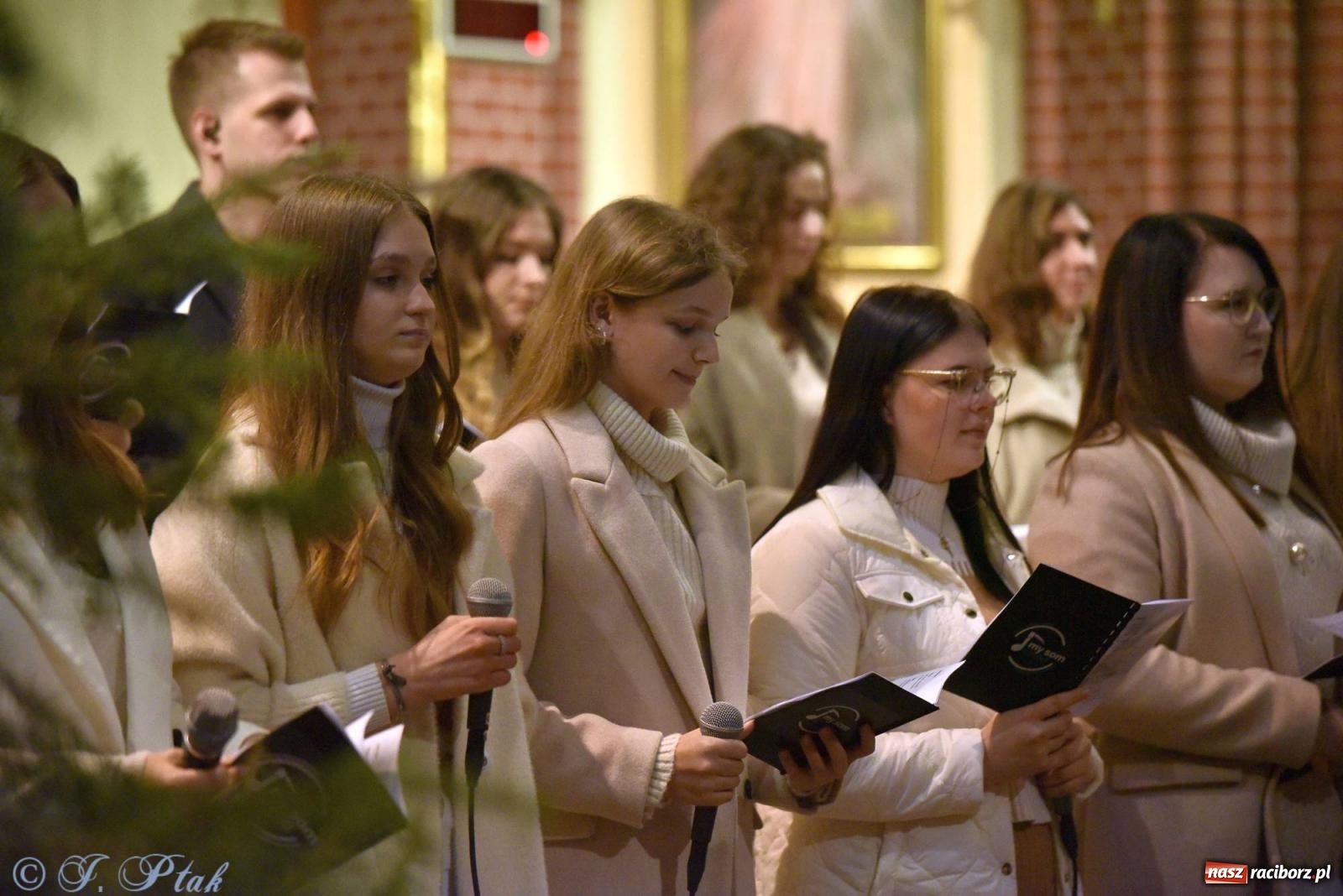 Zdjęcie w galerii na portalu naszraciborz.pl: W tym roku nie będzie koncertu kolęd i pastorałek małżeństwa Biskupów. Znamy powody wiadomości z regionu