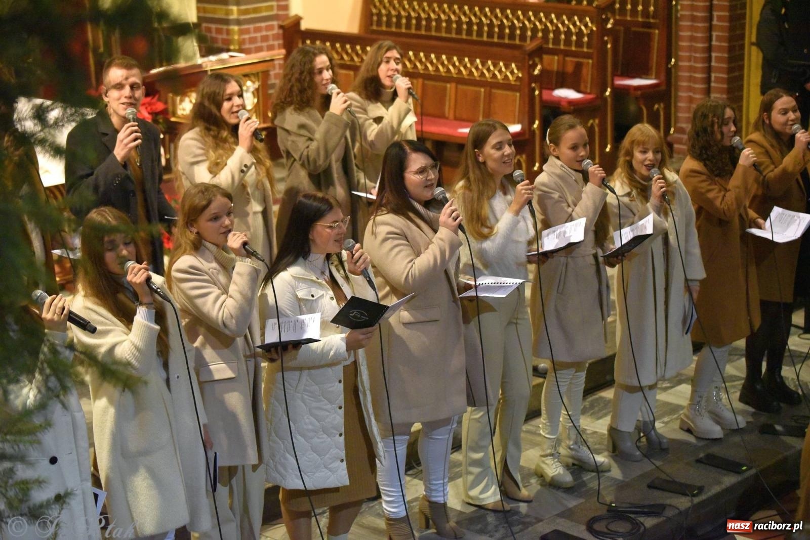 Zdjęcie w galerii na portalu naszraciborz.pl: W tym roku nie będzie koncertu kolęd i pastorałek małżeństwa Biskupów. Znamy powody wiadomości z regionu