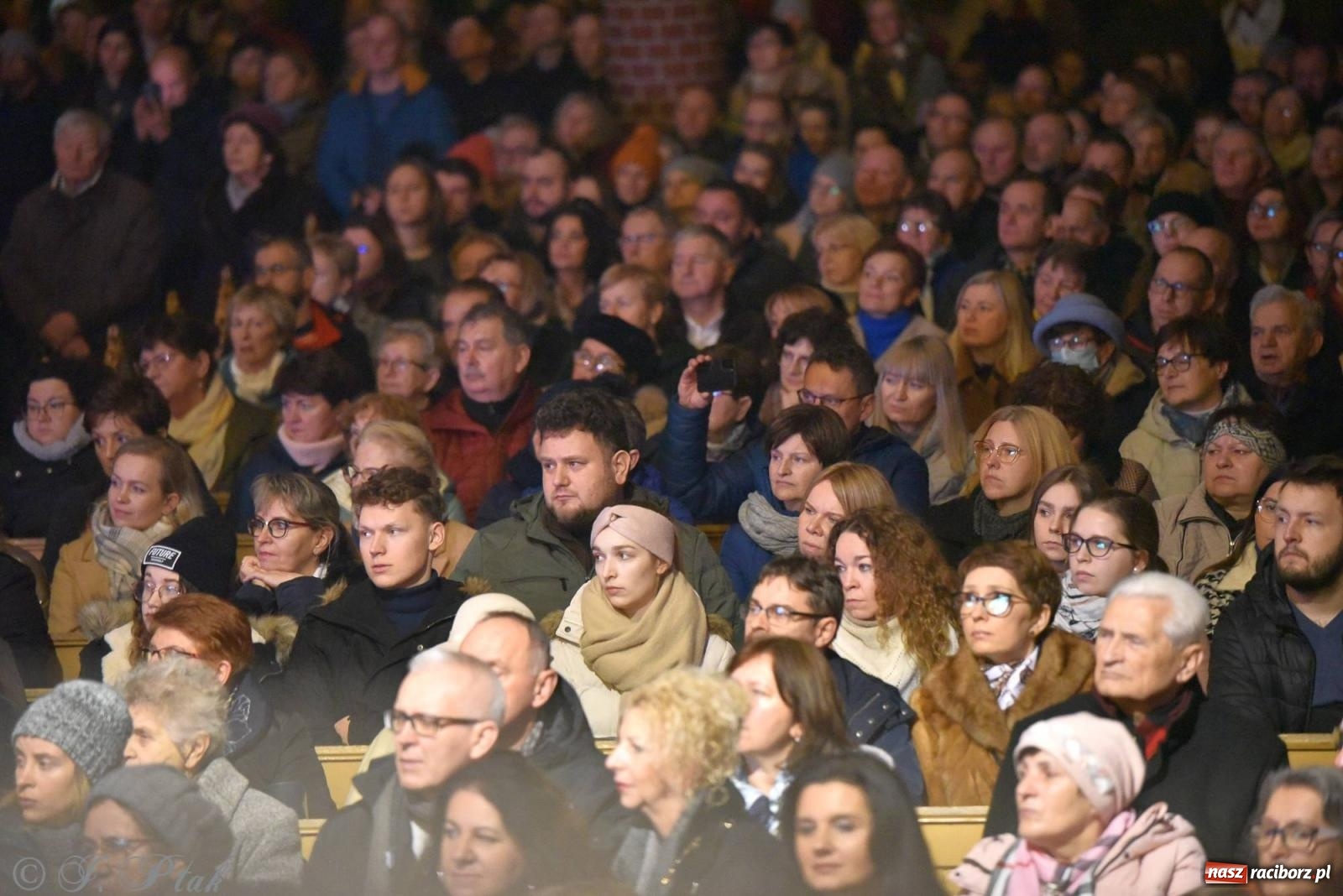 Zdjęcie w galerii na portalu naszraciborz.pl: W tym roku nie będzie koncertu kolęd i pastorałek małżeństwa Biskupów. Znamy powody wiadomości z regionu