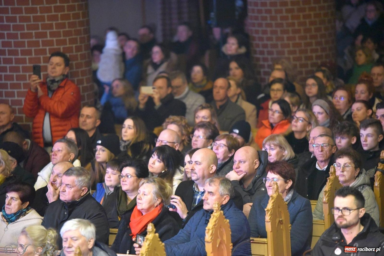 Zdjęcie w galerii na portalu naszraciborz.pl: W tym roku nie będzie koncertu kolęd i pastorałek małżeństwa Biskupów. Znamy powody wiadomości z regionu