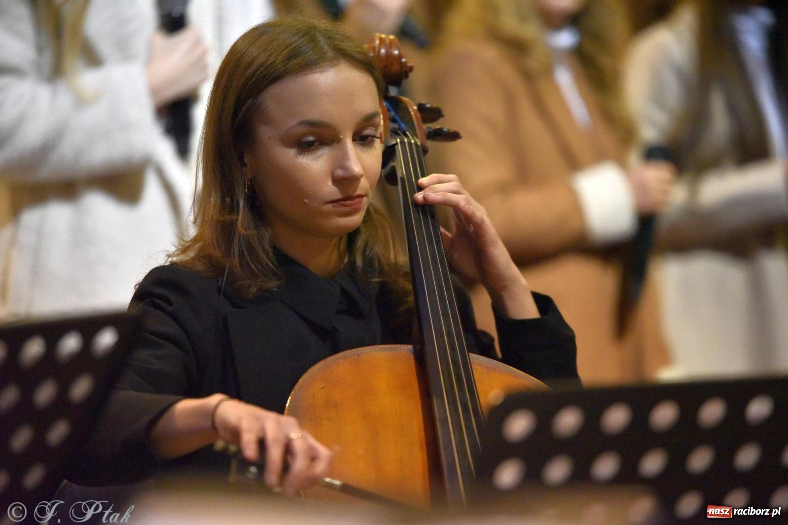 Zdjęcie w galerii na portalu naszraciborz.pl: W tym roku nie będzie koncertu kolęd i pastorałek małżeństwa Biskupów. Znamy powody wiadomości z regionu