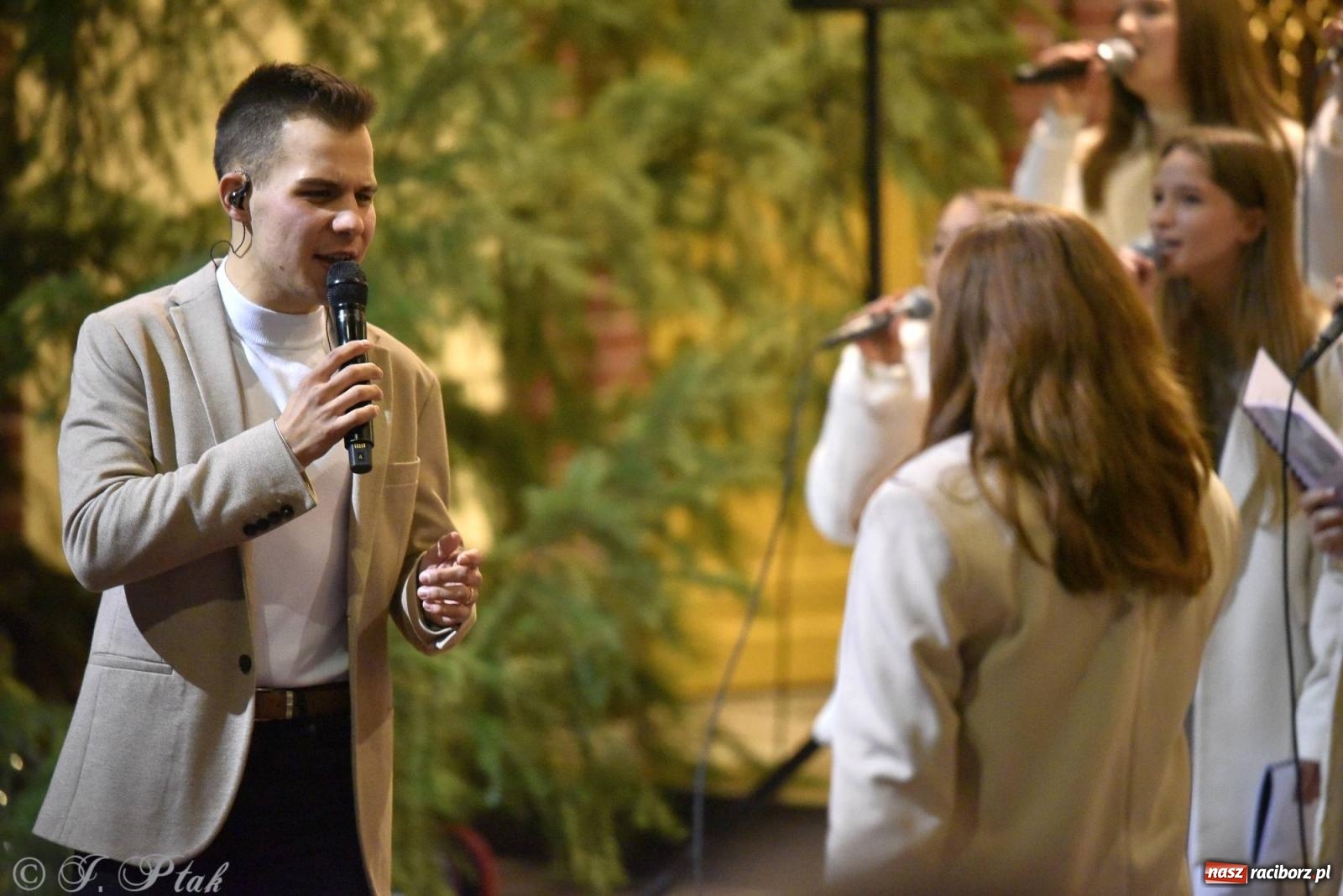Zdjęcie w galerii na portalu naszraciborz.pl: W tym roku nie będzie koncertu kolęd i pastorałek małżeństwa Biskupów. Znamy powody wiadomości z regionu