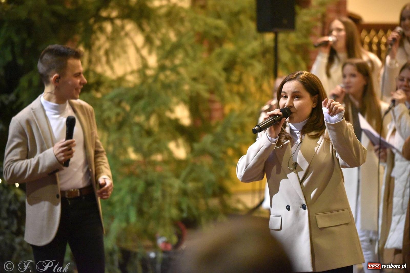 Zdjęcie w galerii na portalu naszraciborz.pl: W tym roku nie będzie koncertu kolęd i pastorałek małżeństwa Biskupów. Znamy powody wiadomości z regionu