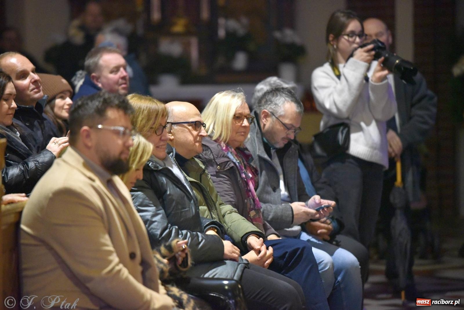 Zdjęcie w galerii na portalu naszraciborz.pl: W tym roku nie będzie koncertu kolęd i pastorałek małżeństwa Biskupów. Znamy powody wiadomości z regionu