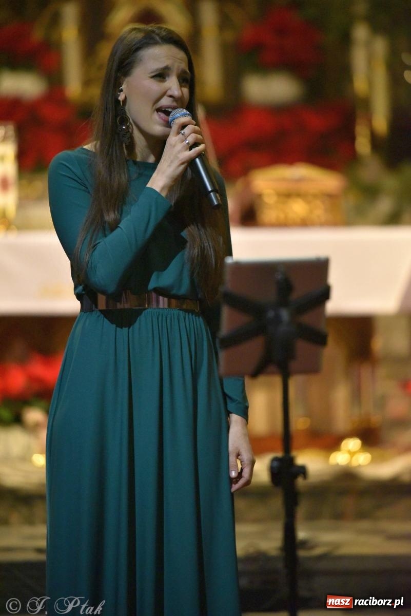 Zdjęcie w galerii na portalu naszraciborz.pl: W tym roku nie będzie koncertu kolęd i pastorałek małżeństwa Biskupów. Znamy powody wiadomości z regionu