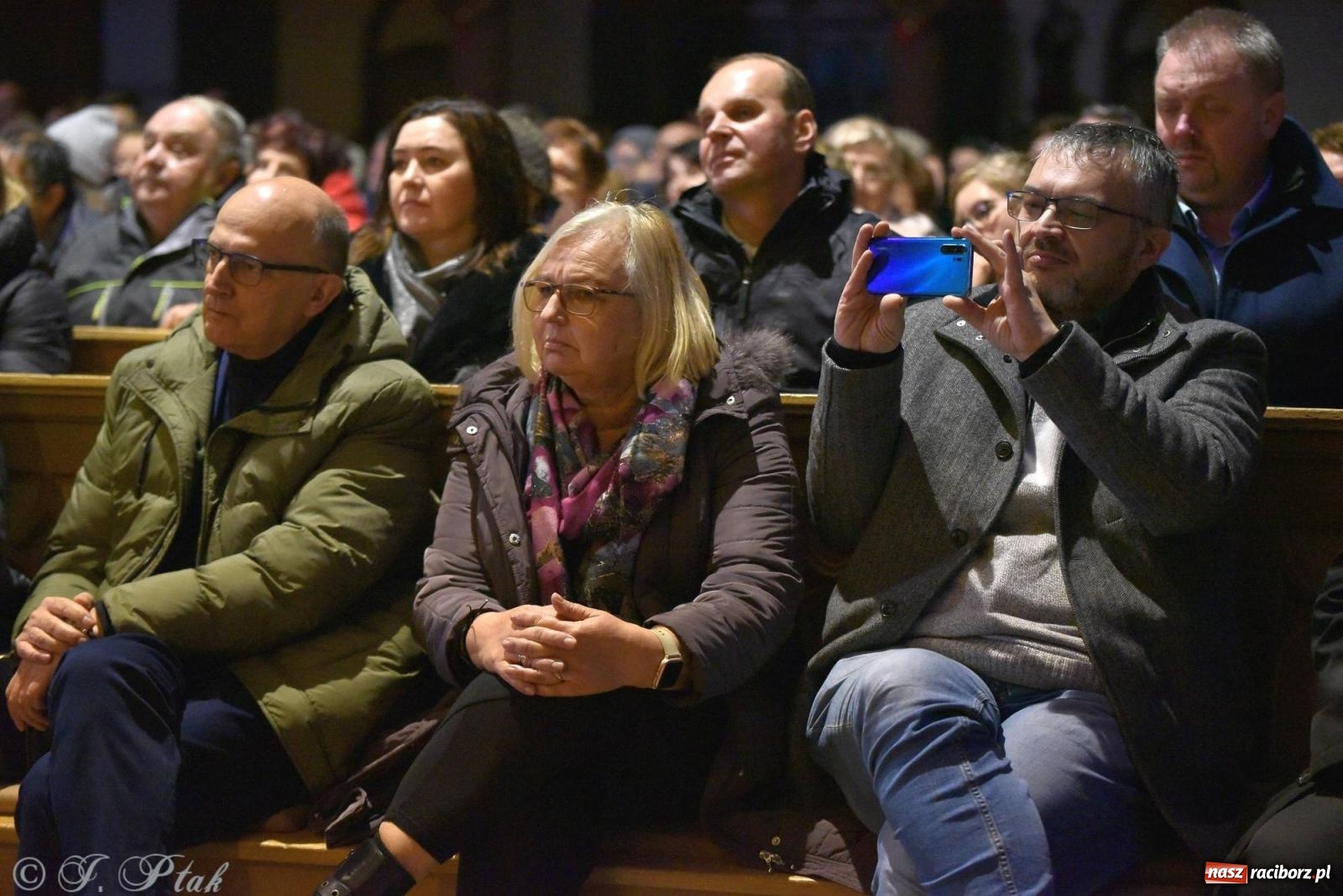 Zdjęcie w galerii na portalu naszraciborz.pl: W tym roku nie będzie koncertu kolęd i pastorałek małżeństwa Biskupów. Znamy powody wiadomości z regionu