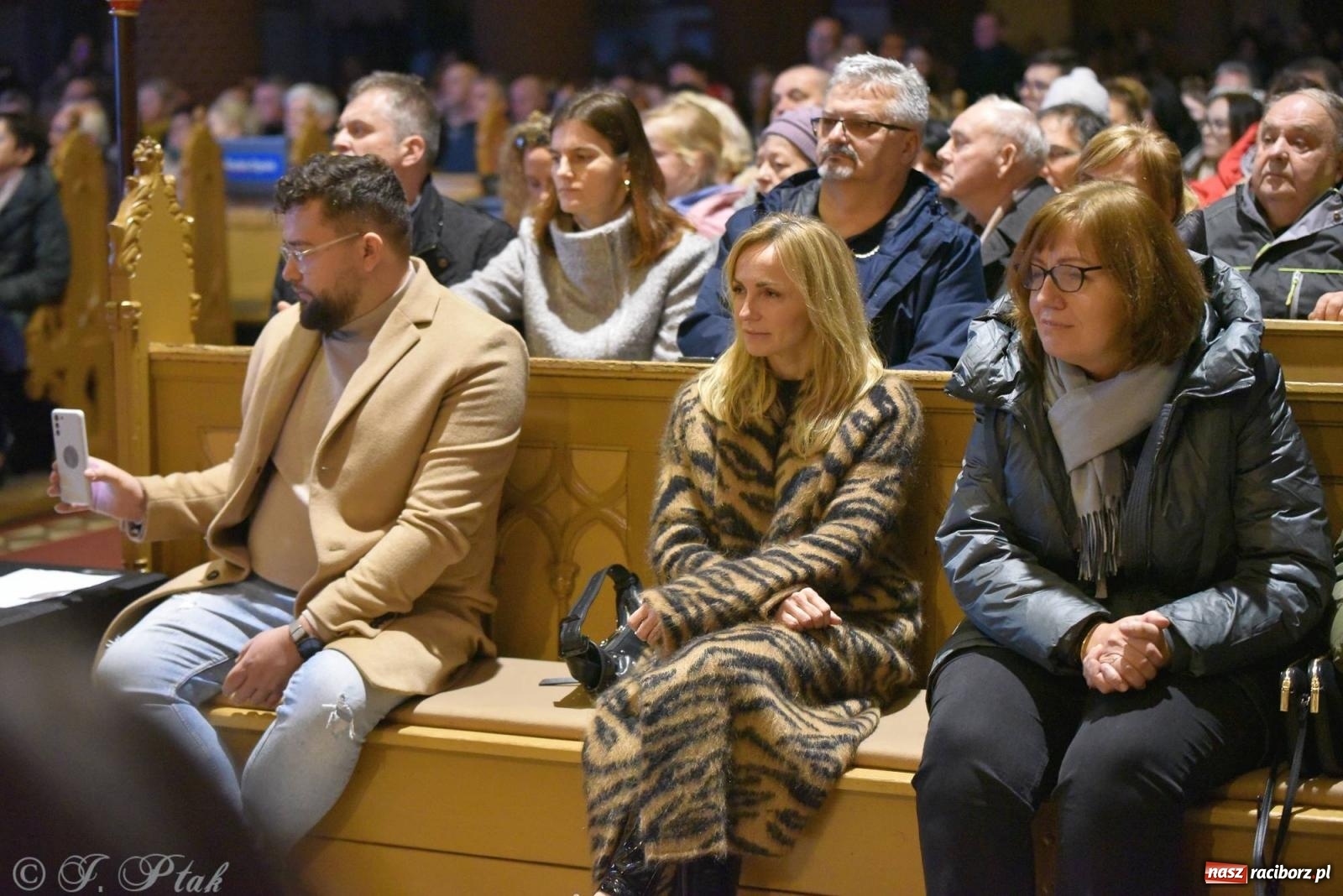 Zdjęcie w galerii na portalu naszraciborz.pl: W tym roku nie będzie koncertu kolęd i pastorałek małżeństwa Biskupów. Znamy powody wiadomości z regionu