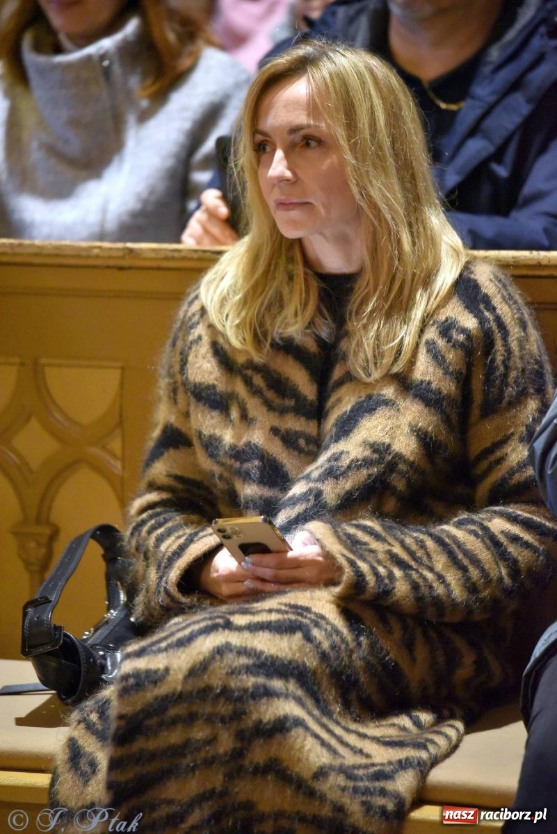 Zdjęcie w galerii na portalu naszraciborz.pl: W tym roku nie będzie koncertu kolęd i pastorałek małżeństwa Biskupów. Znamy powody wiadomości z regionu