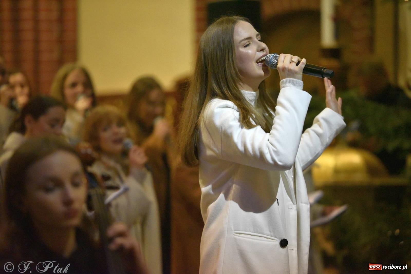Zdjęcie w galerii na portalu naszraciborz.pl: W tym roku nie będzie koncertu kolęd i pastorałek małżeństwa Biskupów. Znamy powody wiadomości z regionu