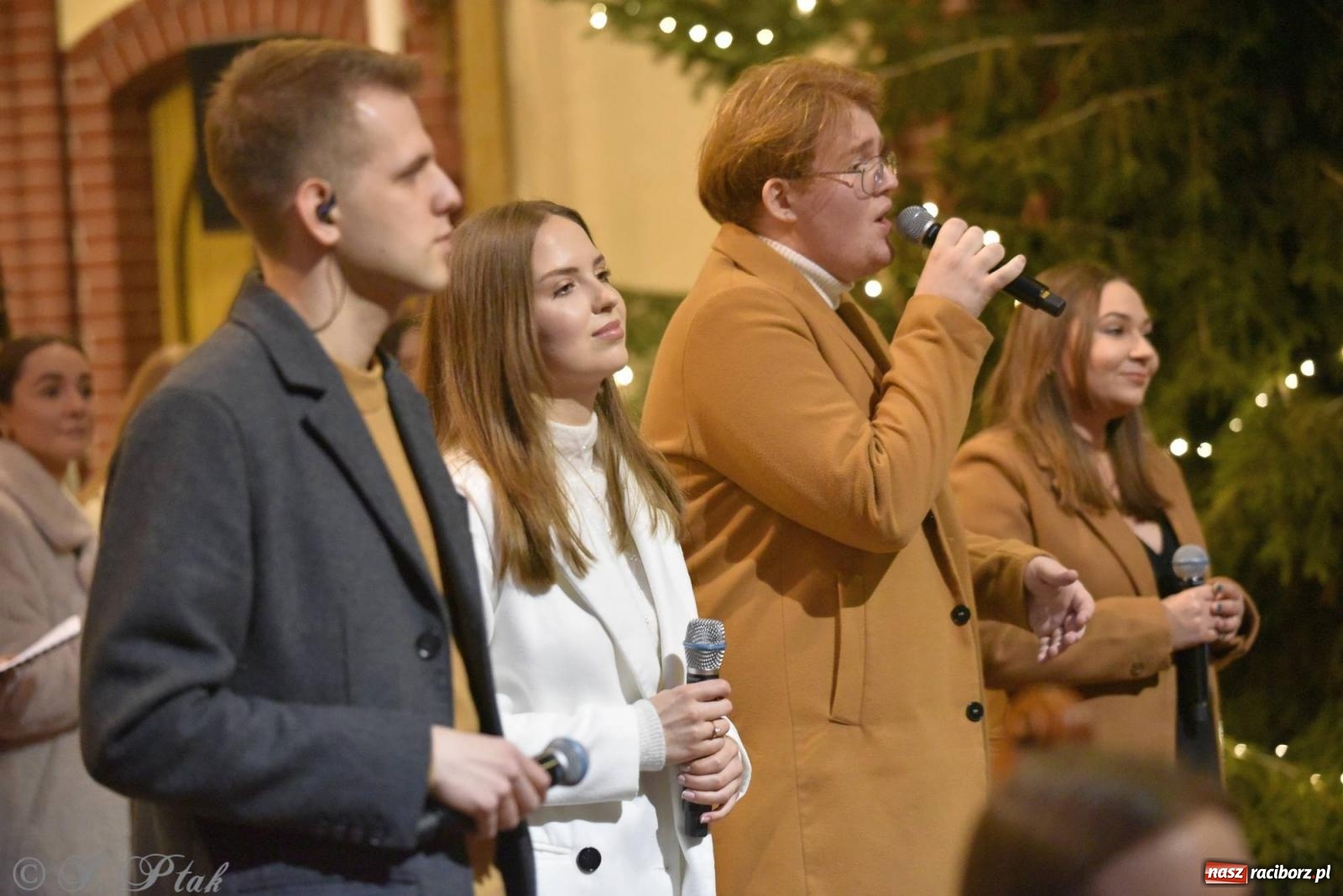 Zdjęcie w galerii na portalu naszraciborz.pl: W tym roku nie będzie koncertu kolęd i pastorałek małżeństwa Biskupów. Znamy powody wiadomości z regionu