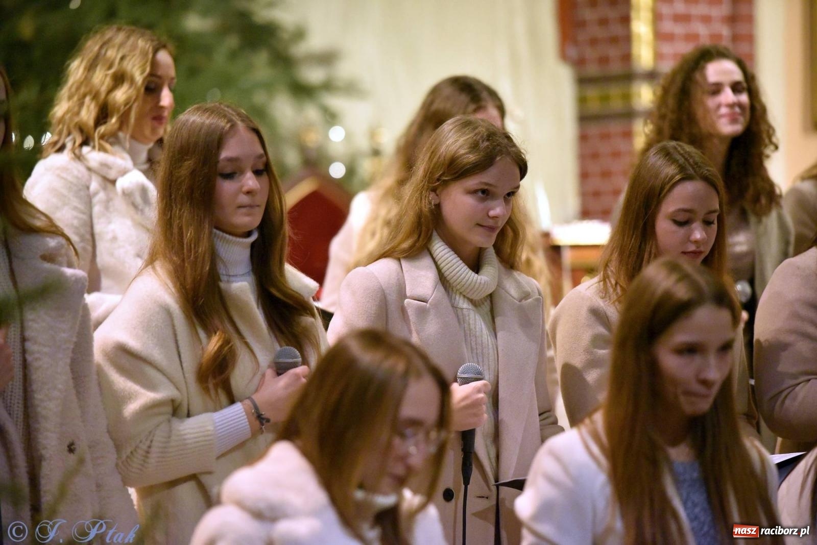 Zdjęcie w galerii na portalu naszraciborz.pl: W tym roku nie będzie koncertu kolęd i pastorałek małżeństwa Biskupów. Znamy powody wiadomości z regionu