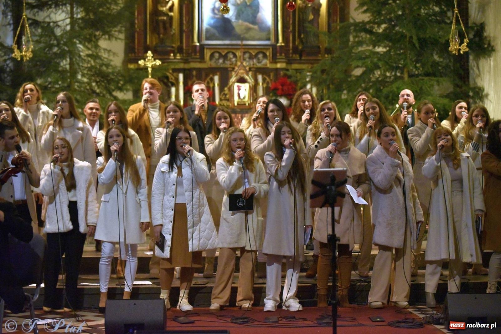 Zdjęcie w galerii na portalu naszraciborz.pl: W tym roku nie będzie koncertu kolęd i pastorałek małżeństwa Biskupów. Znamy powody wiadomości z regionu