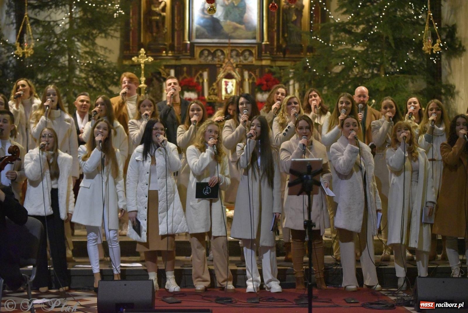 Zdjęcie w galerii na portalu naszraciborz.pl: W tym roku nie będzie koncertu kolęd i pastorałek małżeństwa Biskupów. Znamy powody wiadomości z regionu
