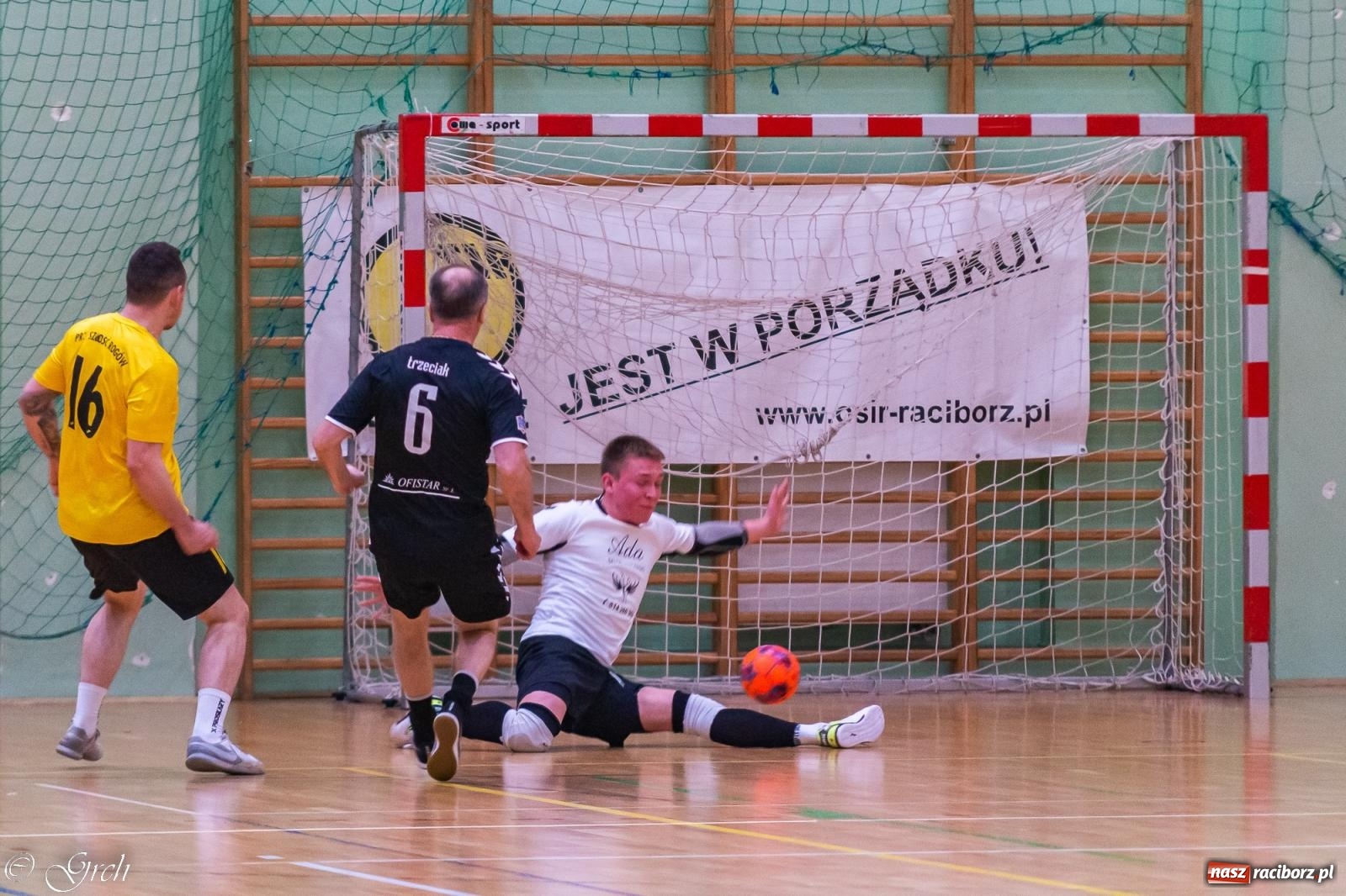 Zdjęcie w galerii na portalu naszraciborz.pl: Zacięte sobotnie pojedynki w HLPN [FOTO] wiadomości z regionu