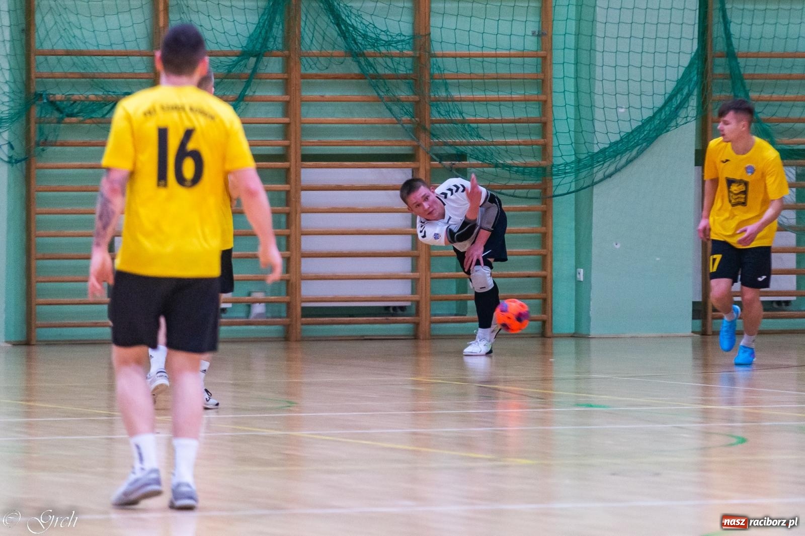 Zdjęcie w galerii na portalu naszraciborz.pl: Zacięte sobotnie pojedynki w HLPN [FOTO] wiadomości z regionu