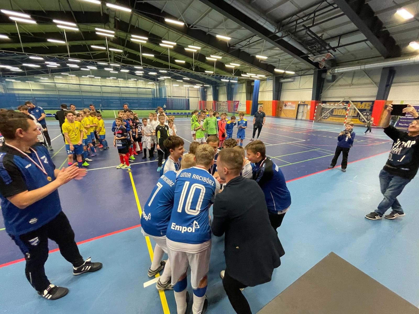 Zdjęcie w galerii na portalu naszraciborz.pl: Piłkarska rywalizacja rocznika 2010 o Puchar Prezesa Unii Racibórz [FOTO i WIDEO] wiadomości z regionu