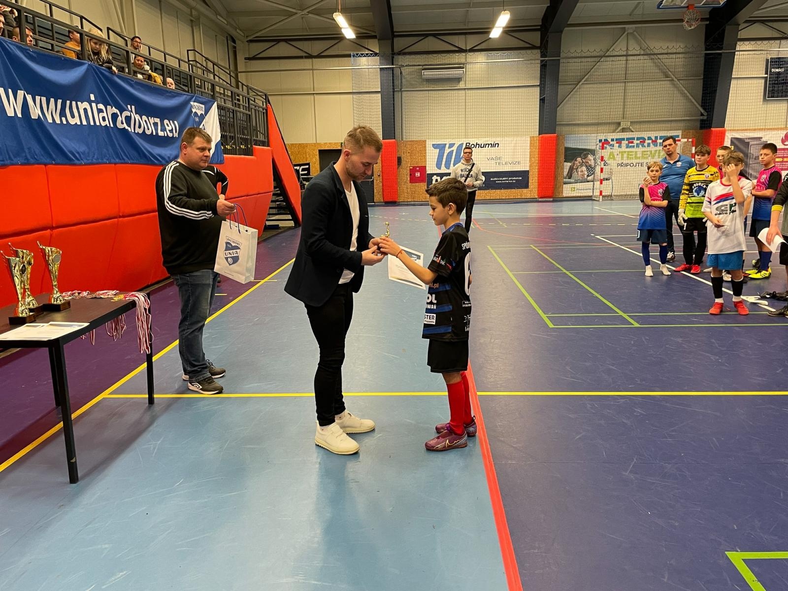 Zdjęcie w galerii na portalu naszraciborz.pl: Piłkarska rywalizacja rocznika 2010 o Puchar Prezesa Unii Racibórz [FOTO i WIDEO] wiadomości z regionu