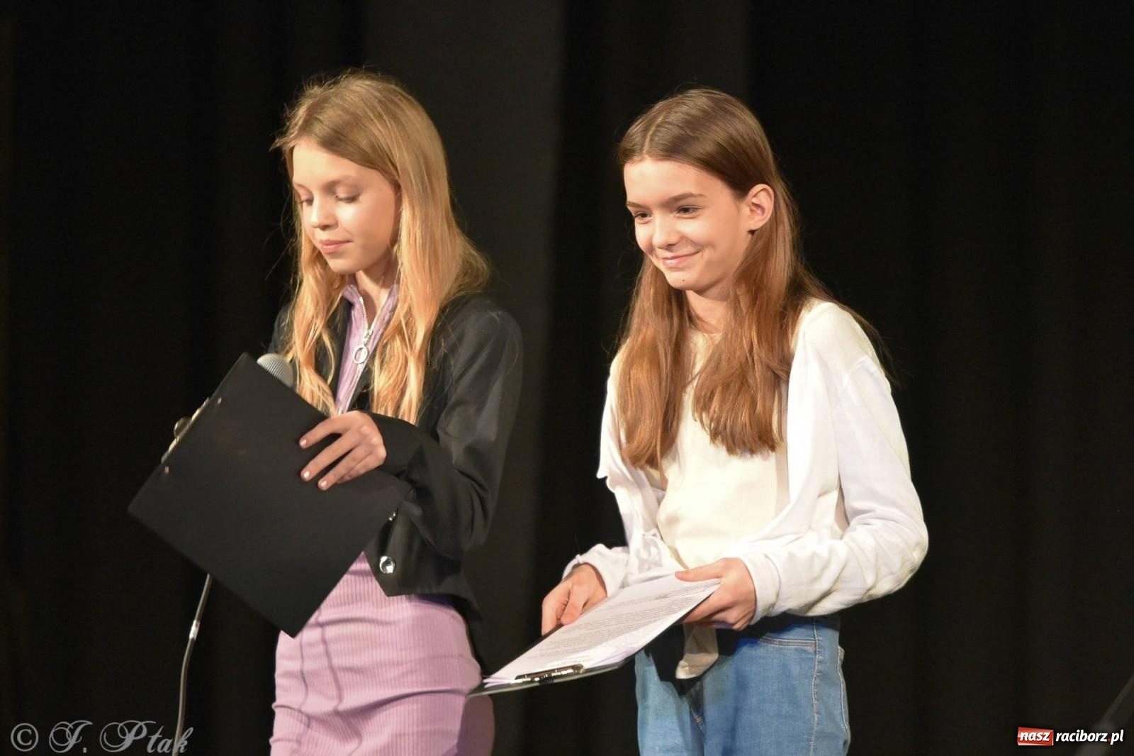 Zdjęcie w galerii na portalu naszraciborz.pl: Dzień Babci i Dziadka w Strzesze [FOTO i WIDEO] wiadomości z regionu