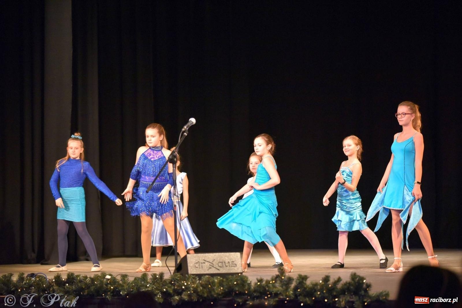 Zdjęcie w galerii na portalu naszraciborz.pl: Dzień Babci i Dziadka w Strzesze [FOTO i WIDEO] wiadomości z regionu