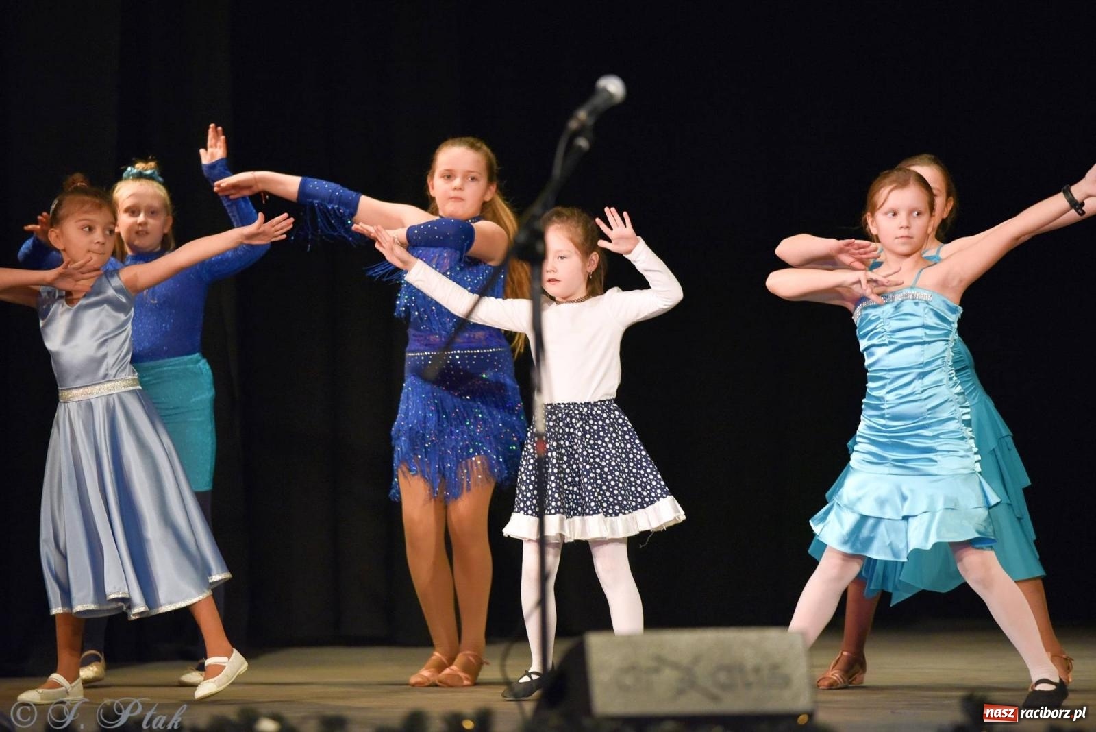 Zdjęcie w galerii na portalu naszraciborz.pl: Dzień Babci i Dziadka w Strzesze [FOTO i WIDEO] wiadomości z regionu