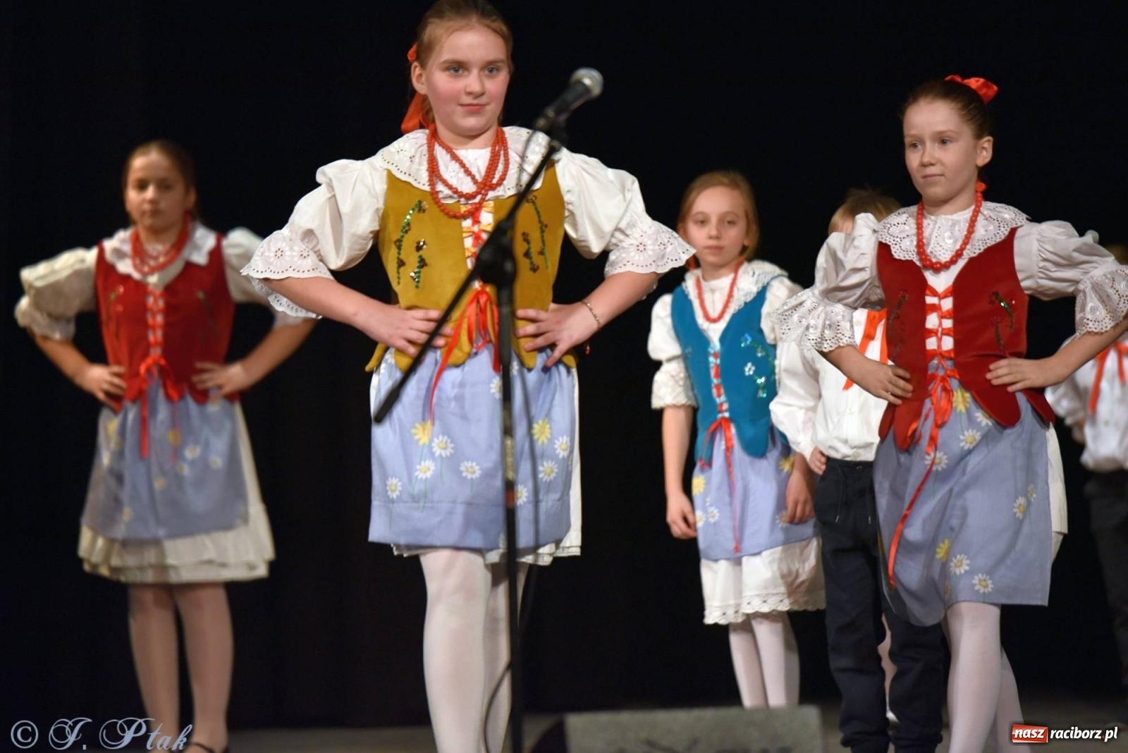 Zdjęcie w galerii na portalu naszraciborz.pl: Dzień Babci i Dziadka w Strzesze [FOTO i WIDEO] wiadomości z regionu