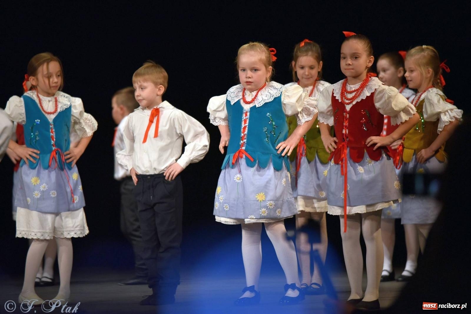 Zdjęcie w galerii na portalu naszraciborz.pl: Dzień Babci i Dziadka w Strzesze [FOTO i WIDEO] wiadomości z regionu