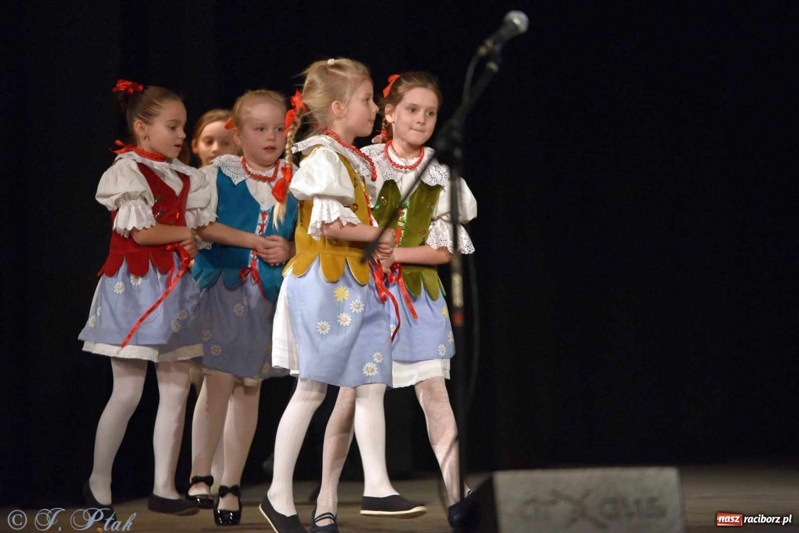 Zdjęcie w galerii na portalu naszraciborz.pl: Dzień Babci i Dziadka w Strzesze [FOTO i WIDEO] wiadomości z regionu