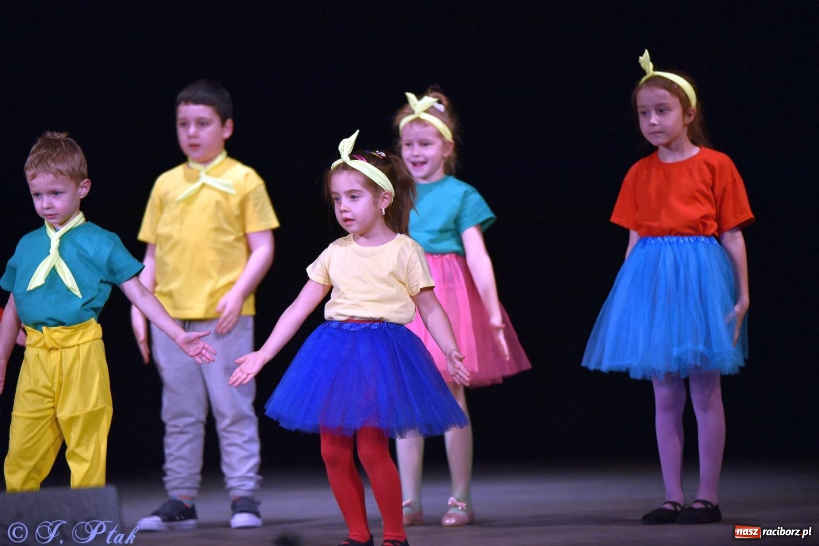 Zdjęcie w galerii na portalu naszraciborz.pl: Dzień Babci i Dziadka w Strzesze [FOTO i WIDEO] wiadomości z regionu