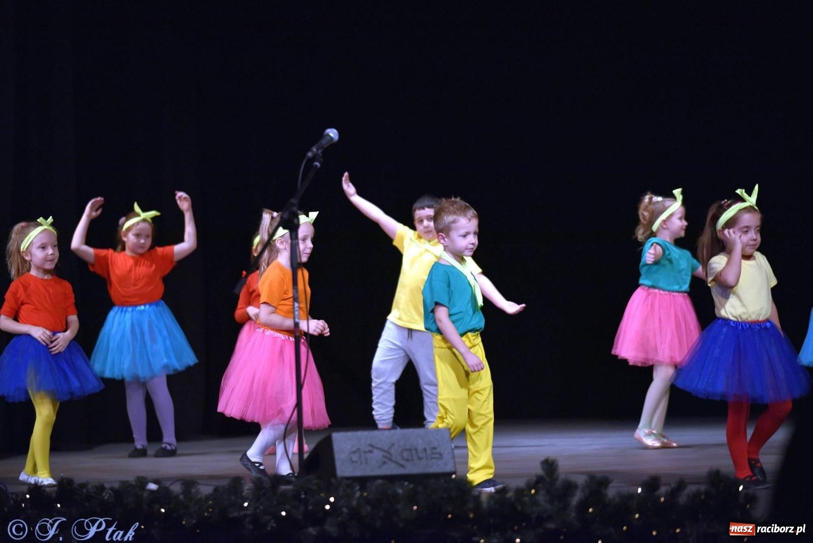 Zdjęcie w galerii na portalu naszraciborz.pl: Dzień Babci i Dziadka w Strzesze [FOTO i WIDEO] wiadomości z regionu