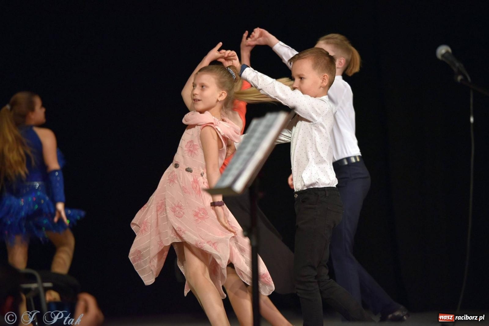 Zdjęcie w galerii na portalu naszraciborz.pl: Dzień Babci i Dziadka w Strzesze [FOTO i WIDEO] wiadomości z regionu