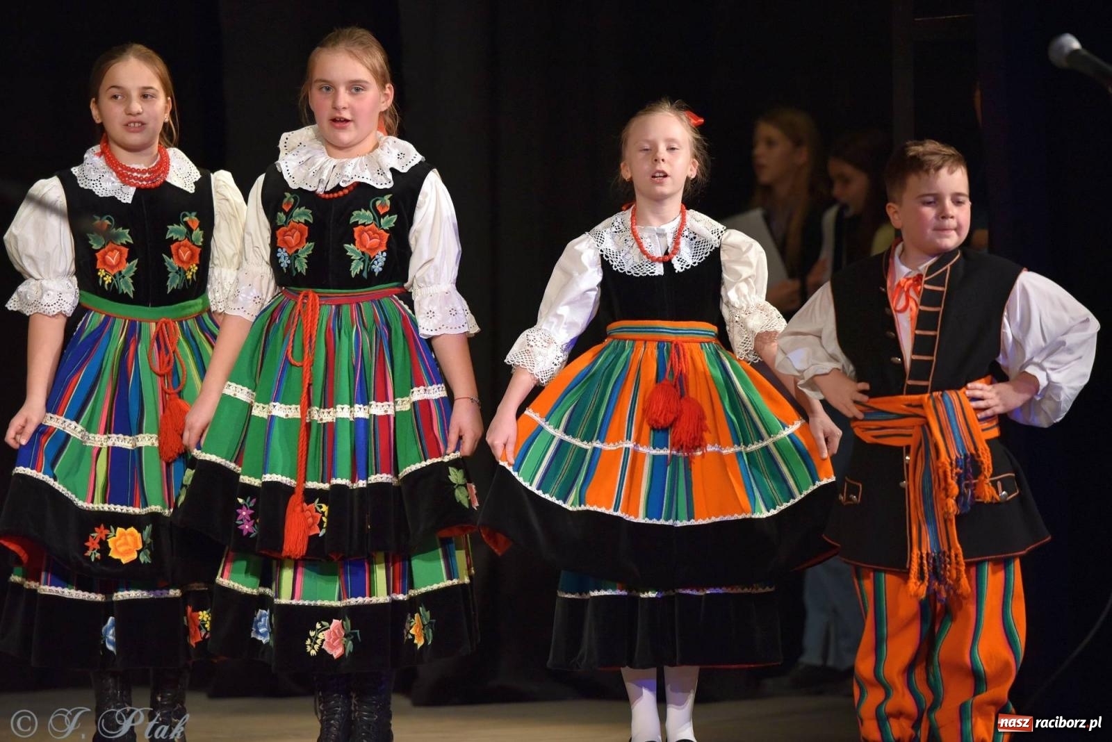 Zdjęcie w galerii na portalu naszraciborz.pl: Dzień Babci i Dziadka w Strzesze [FOTO i WIDEO] wiadomości z regionu