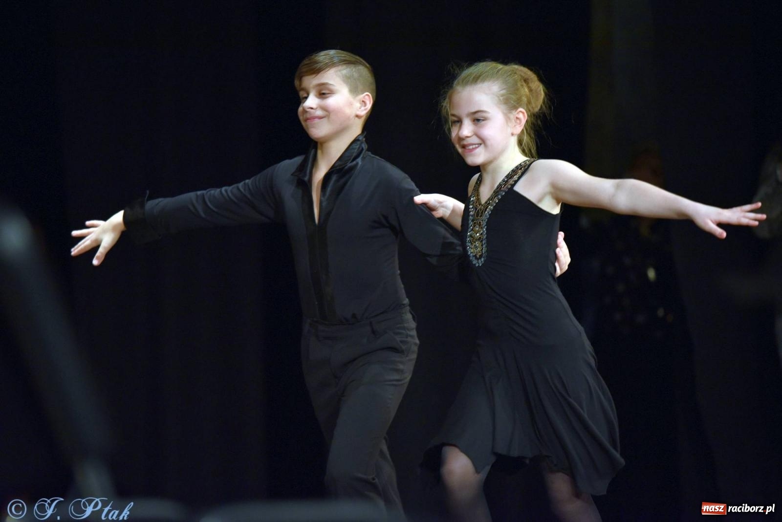 Zdjęcie w galerii na portalu naszraciborz.pl: Dzień Babci i Dziadka w Strzesze [FOTO i WIDEO] wiadomości z regionu