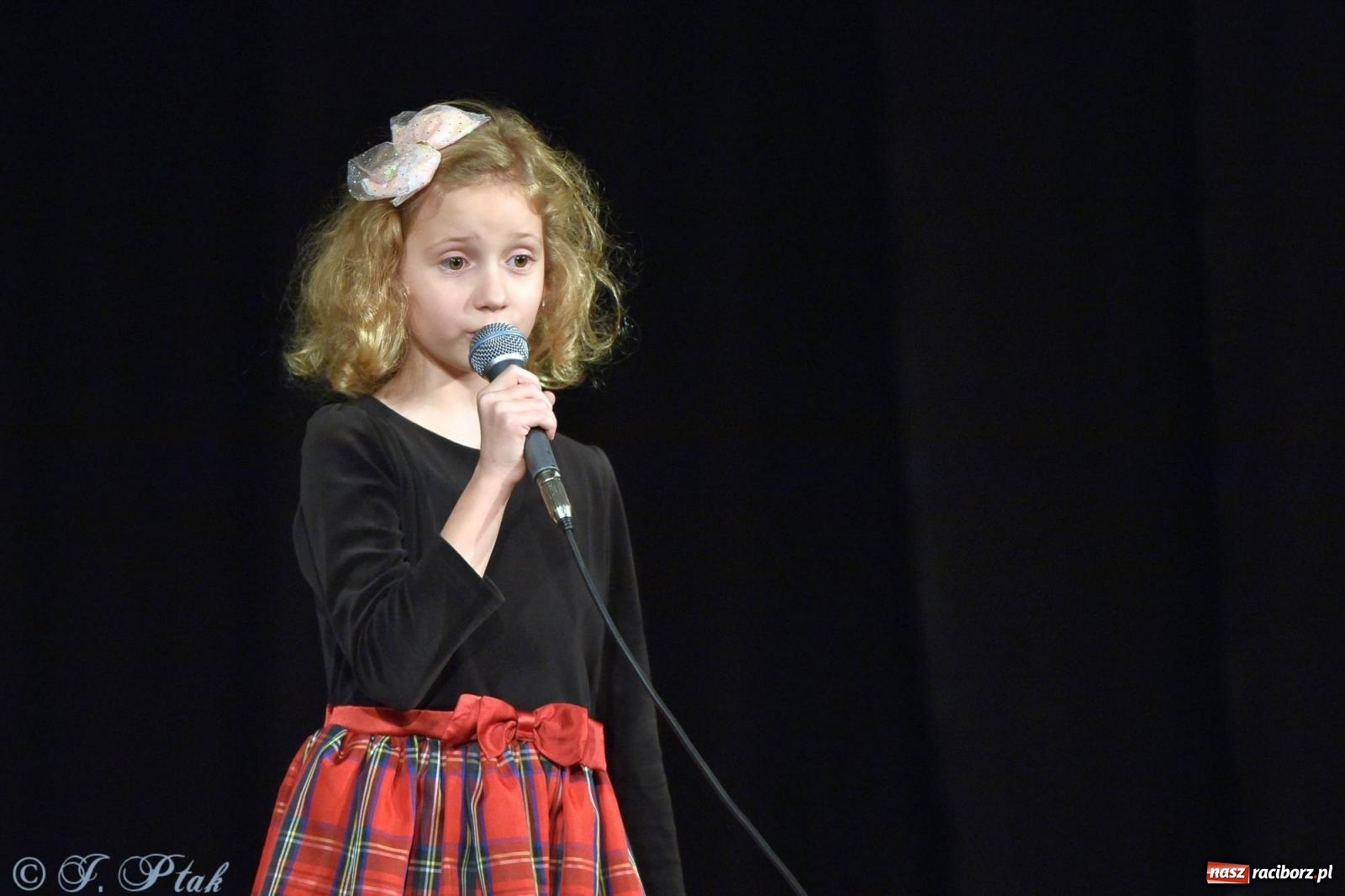 Zdjęcie w galerii na portalu naszraciborz.pl: Dzień Babci i Dziadka w Strzesze [FOTO i WIDEO] wiadomości z regionu