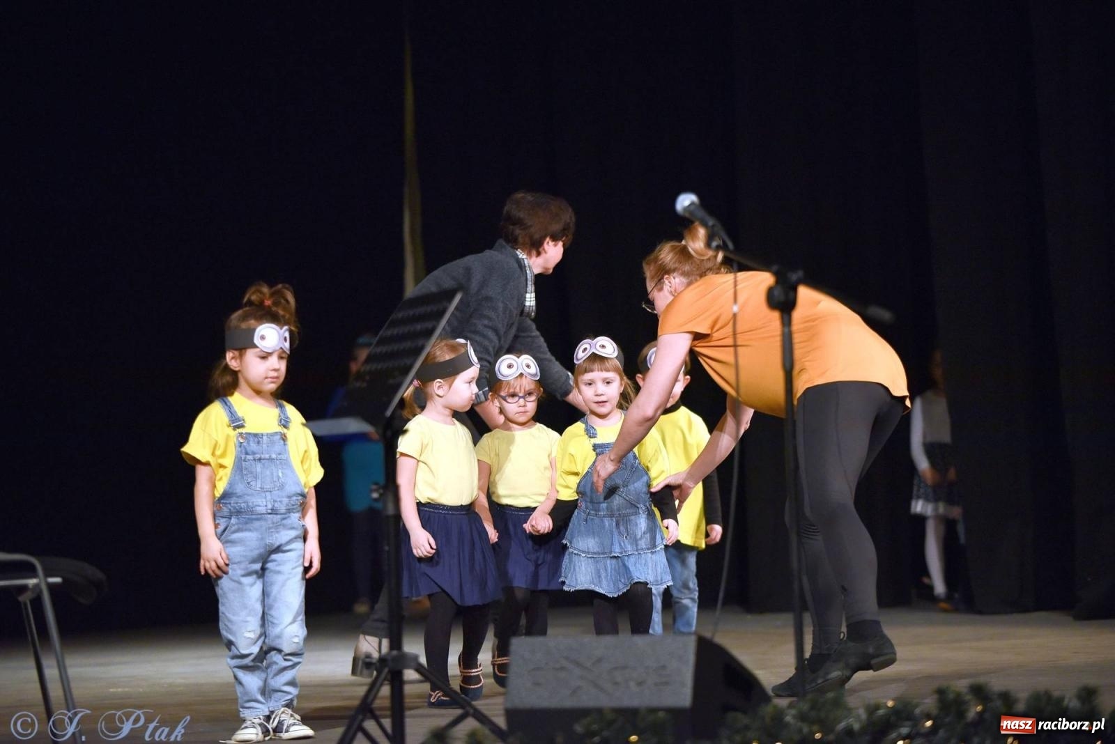 Zdjęcie w galerii na portalu naszraciborz.pl: Dzień Babci i Dziadka w Strzesze [FOTO i WIDEO] wiadomości z regionu