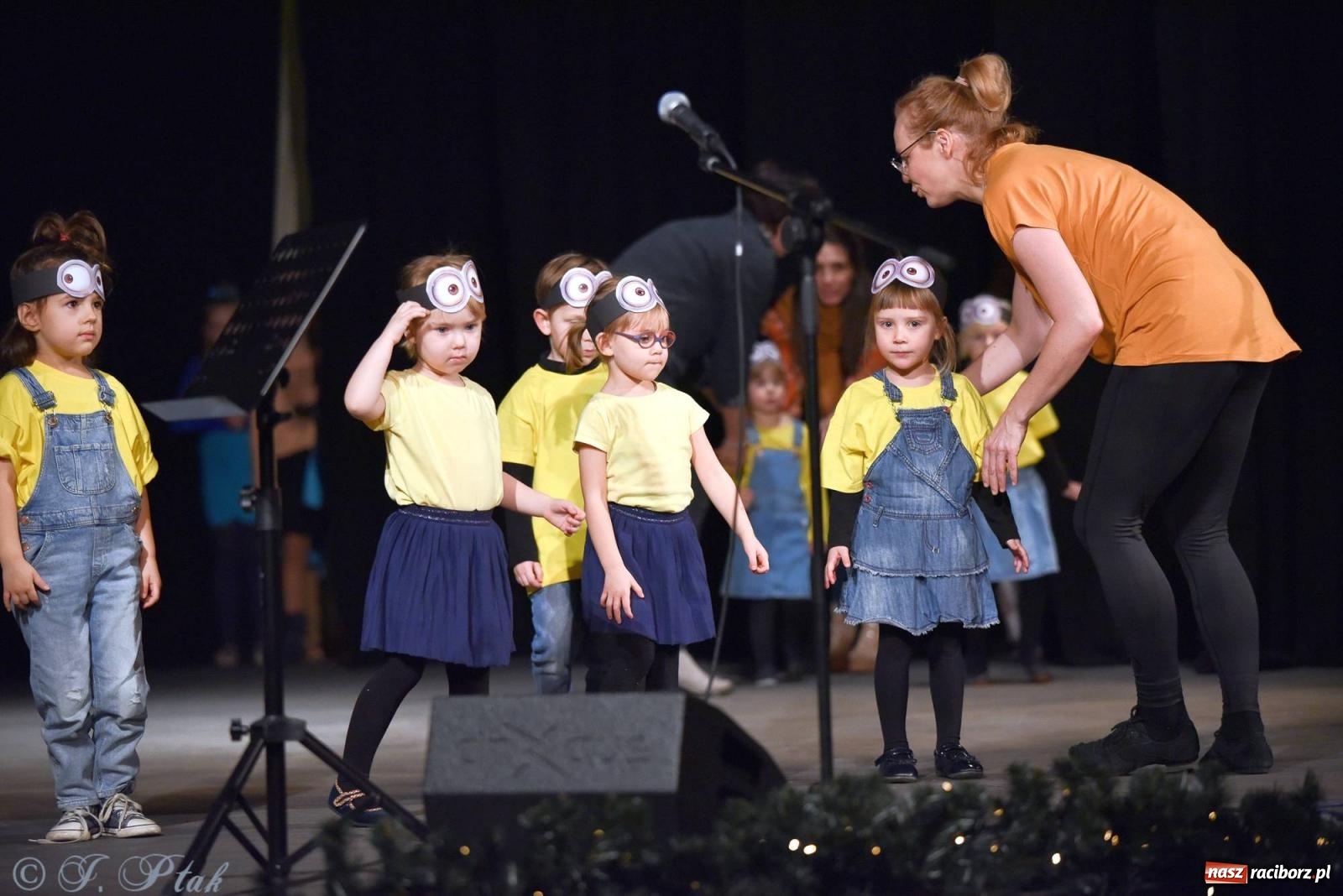Zdjęcie w galerii na portalu naszraciborz.pl: Dzień Babci i Dziadka w Strzesze [FOTO i WIDEO] wiadomości z regionu